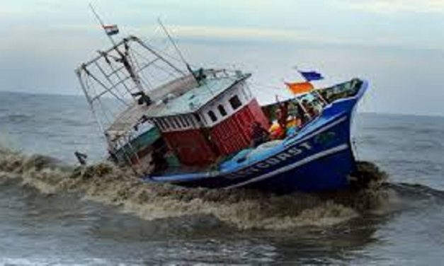 ഓഖി ചുഴലികാറ്റ് ഒരു വംശീയ തുടച്ചുമാറ്റം – ഡോ : സുജൻ അമൃതം 